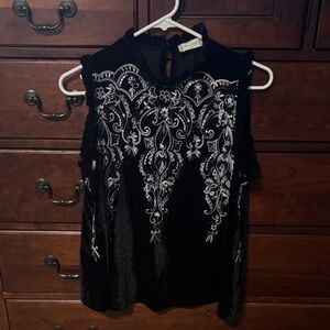 Altar’d State crushed velvet top - black and white sleeveless